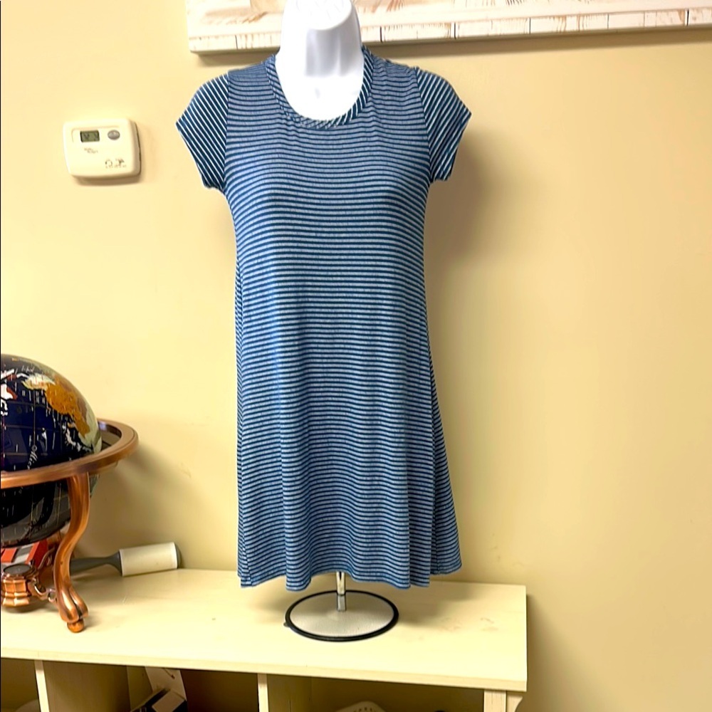 Olivia Ray Women's Size X-Small Preppy Striped Sundress Stretchy Navy and White